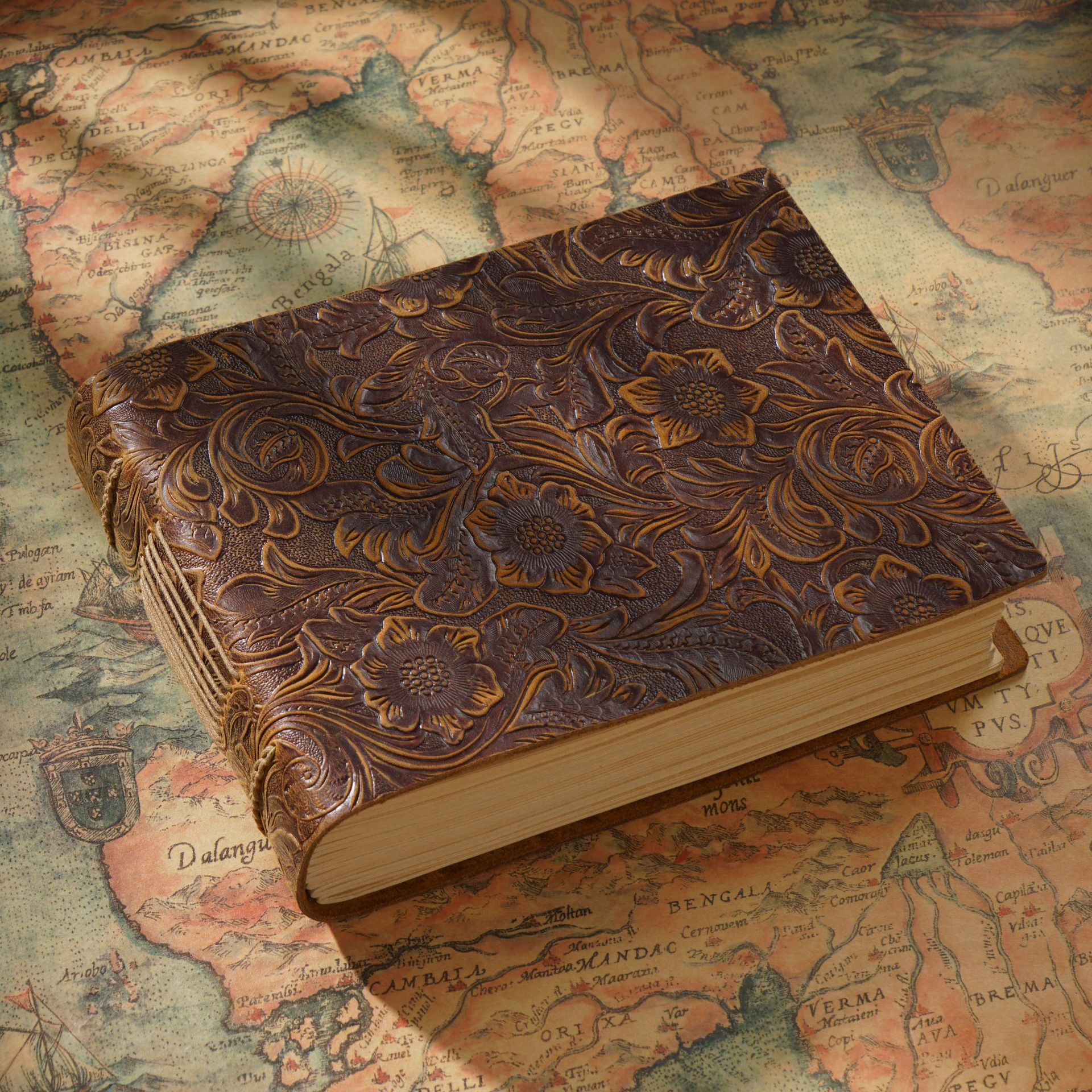 Handmade Sketchbook Cowhide Notebook Retro Leather Notebook Creative Notebook Gift - Image 2